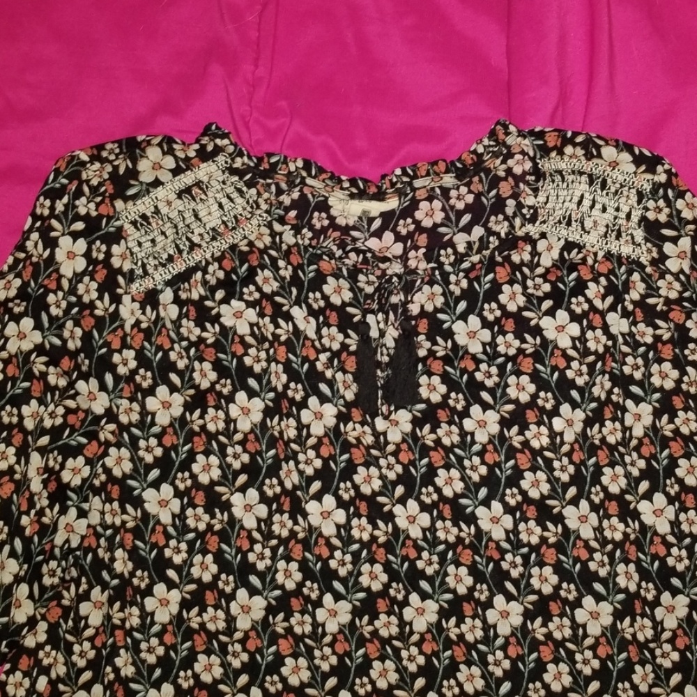 Multi color blouse - Picture 2 of 3